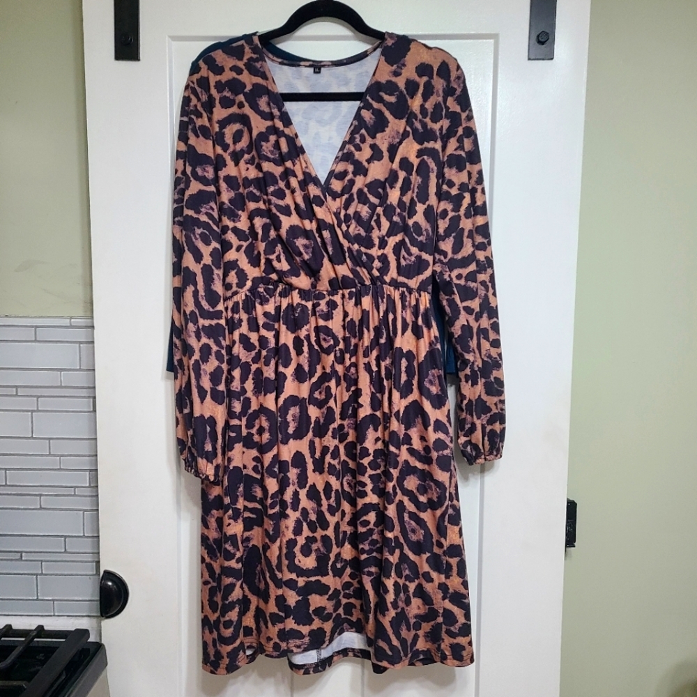 Long sleeve Leopard print dress